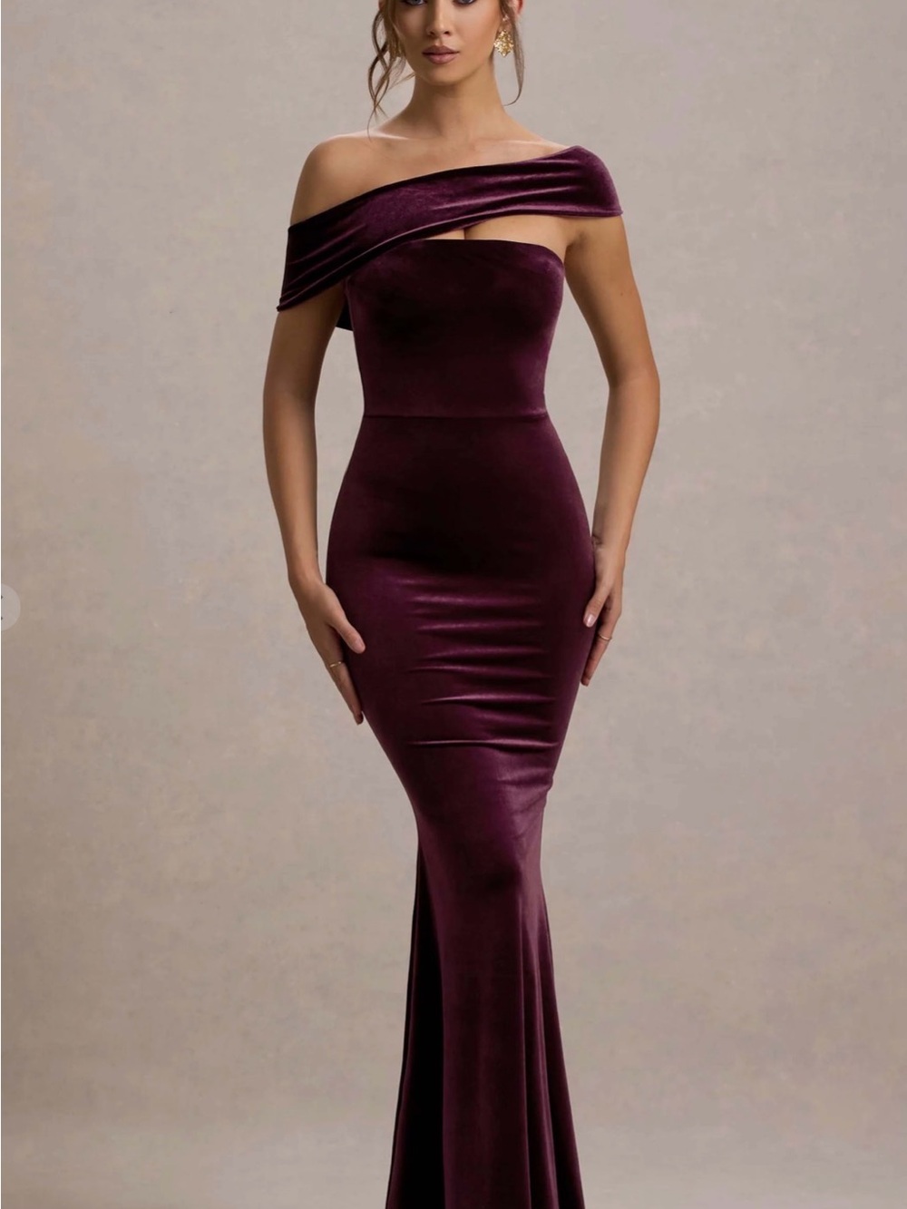Club L London One-Shoulder Velvet Mermaid Gown in Plum